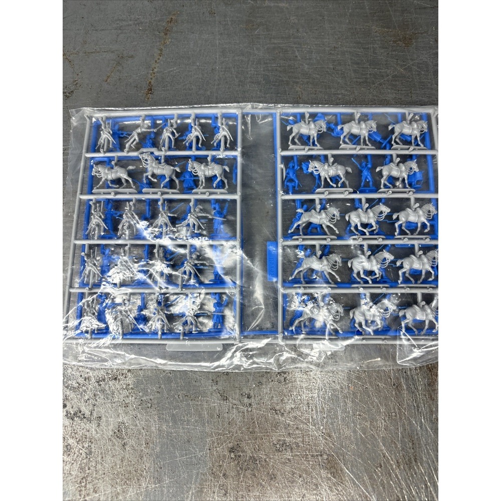 1/72 Revell Napoleonic British Life Guards War Games Figures Blue Gray NEW